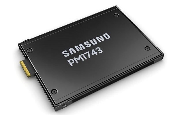 MZ-WLO7T60 Samsung PM1743 7.68 TB NVMe SSD - PCIe 5.0 x4